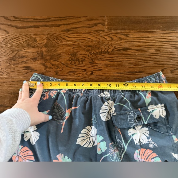 Rip Curl Floral Leaf Swim Trunks - blue white Men’s size Large beach vibes - Picture 9 of 9